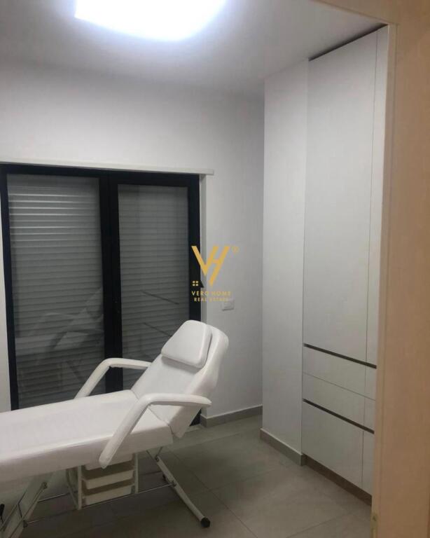 LOCALE COMMERCIALE DI 116 M2 IN AFFITTO A SELVIA 750 EURO
