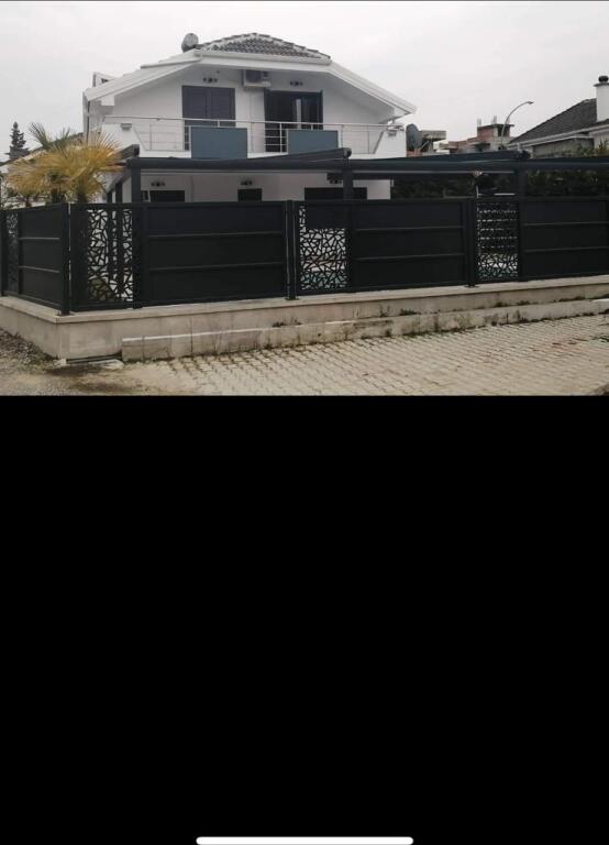Villa for sale at Mali i Robit