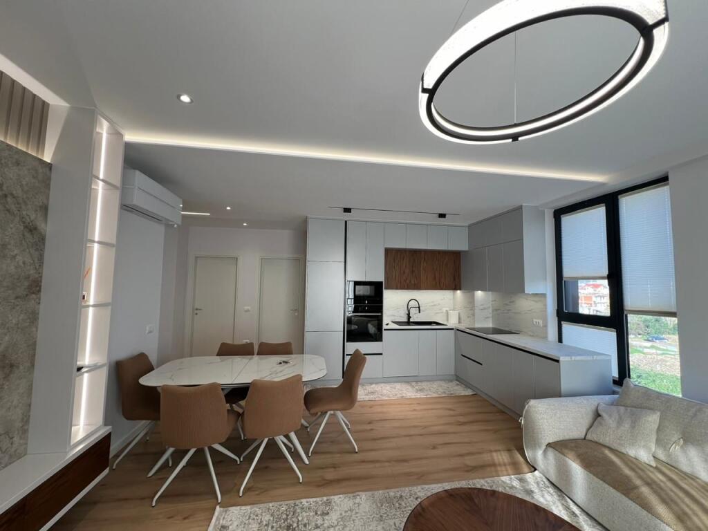 APARTAMENT 2+1 ME POST PARKIMI PER QERA TEK BULEVARDI RI!