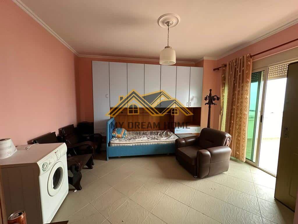 VENDESI+VERANDA IN VENDITA CON VISTA SUL MARE VICINO ALLA ROCCIA DI KAVAJA!!
