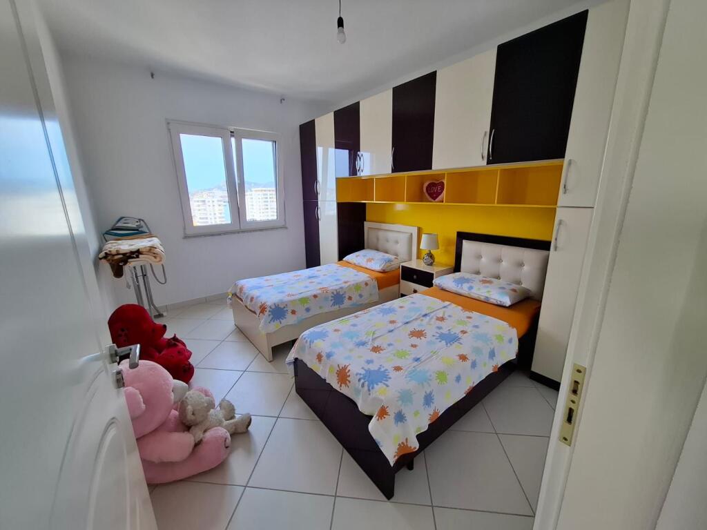 Shitet Apartament 2+1