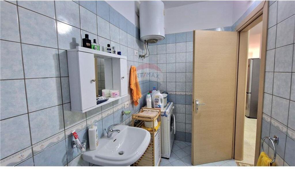 1+1 Apartment with Balcony for Sale, Vlora