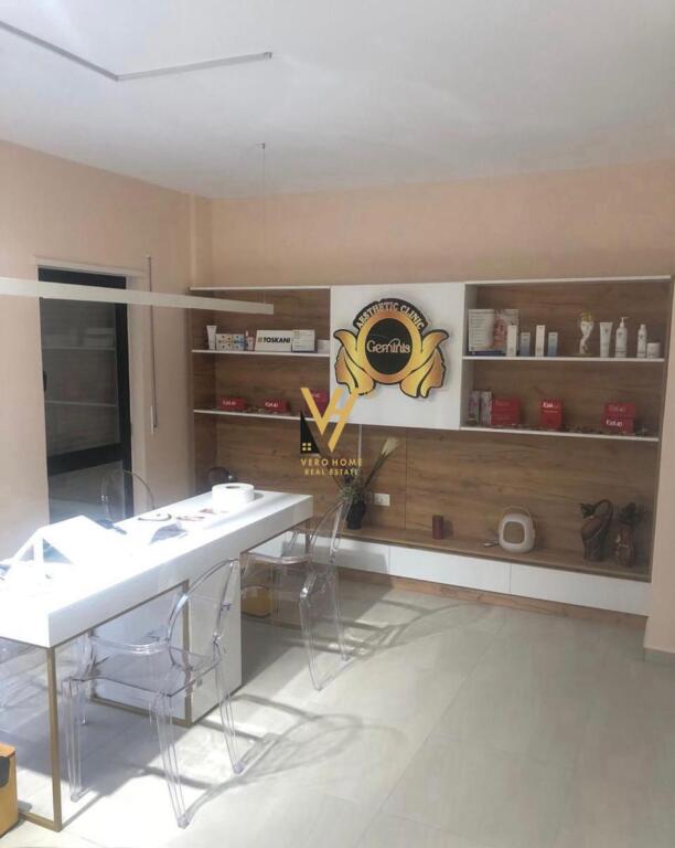 LOCALE COMMERCIALE DI 116 M2 IN AFFITTO A SELVIA 750 EURO