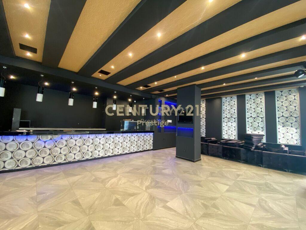 AMBIENT BAR-RESTORANT ME QIRA, I VENDOSUR NE ASTIR, TIRANE!
