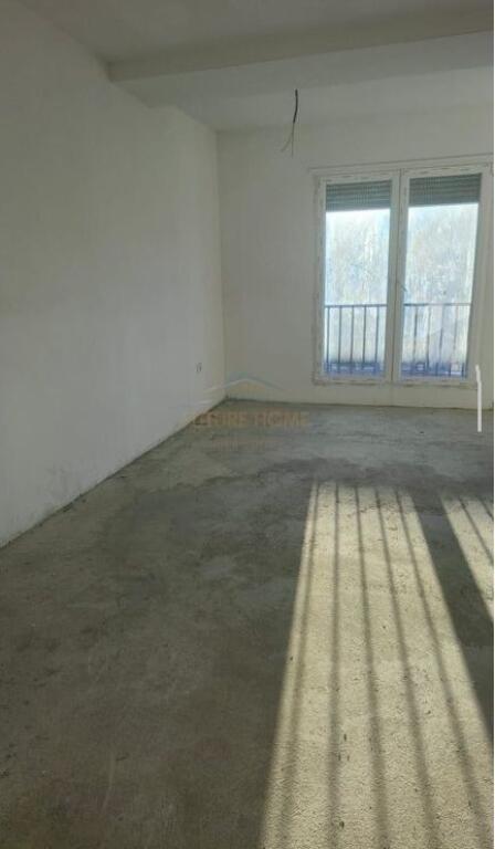 VENDESI APPARTAMENTO 2+1+VERANDA ALI DEM