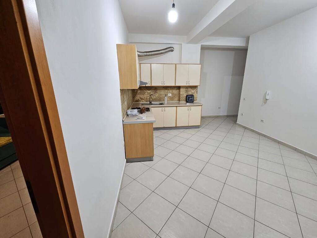 AFFITTASI APPARTAMENTO 2+1 + GARAGE – GIARDINO ZOOLOGICO / PIZZERIA PAVAROTI,