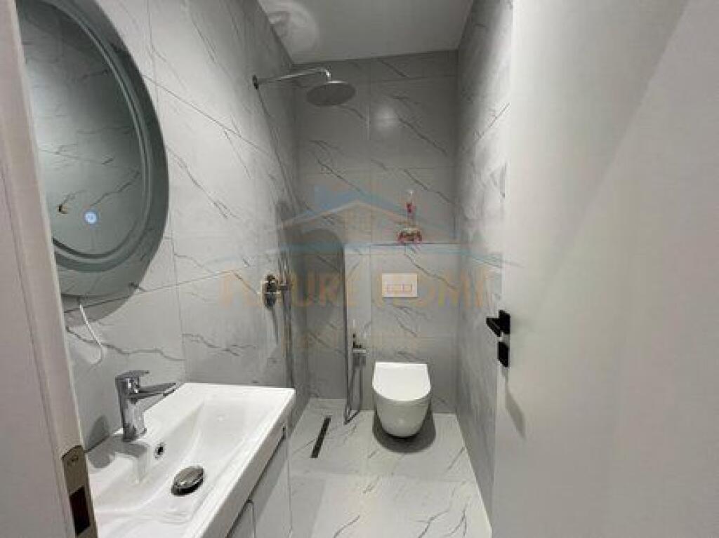 In vendita, Appartamento 1+1, Comune di Parigi, Tirana
