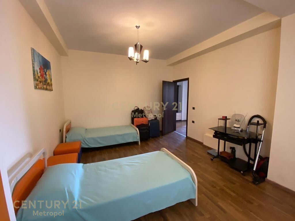 Apartament 2+1+2 për Qira – Liqeni i Thatë (pranë Hotel Radisson)