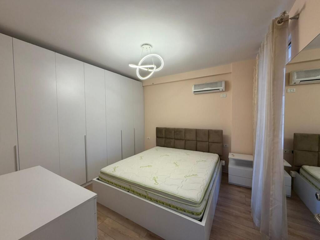 Apartament 2+1 per qira tek 21 Dhjetori.