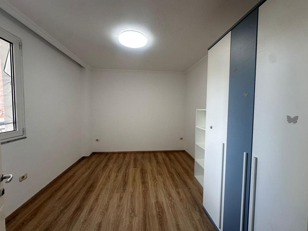 Appartamento 3+1 più deposito nel centro di Tirana