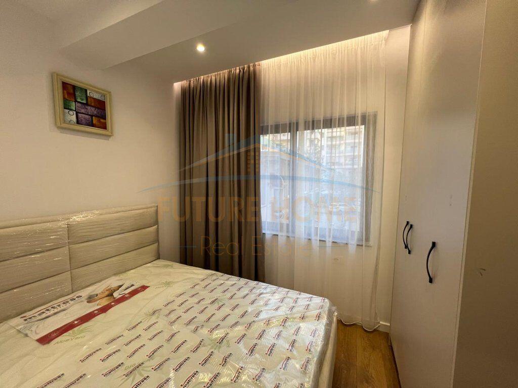 Shitet, Apartament 1+1, Komuna e Parisit, Tirane