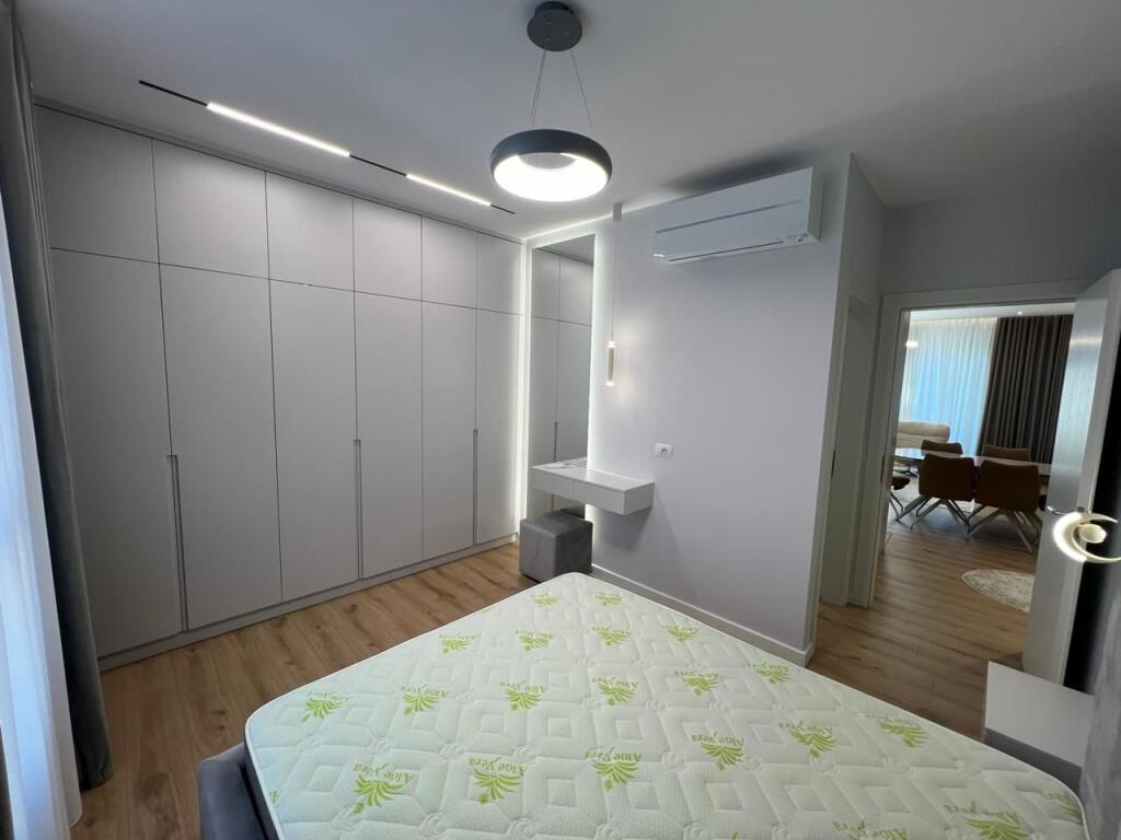 APARTAMENT 2+1 ME POST PARKIMI PER QERA TEK BULEVARDI RI!