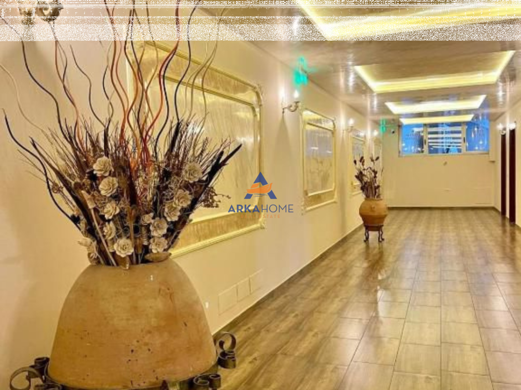 AFFITTASI HOTEL 2400M2 "VLORE VICINO AL CENTRO LUNGO MARE" 60000 EURO/ANNO