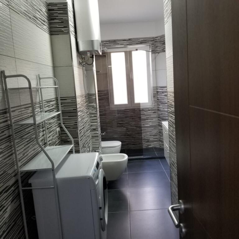 Apartament 2+1 me qira tek Mine Peza