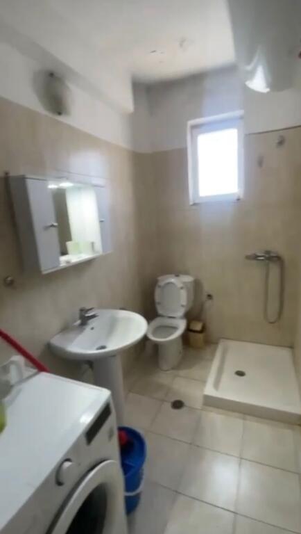 Disponiamo di un appartamento in affitto in Via Mine Peza