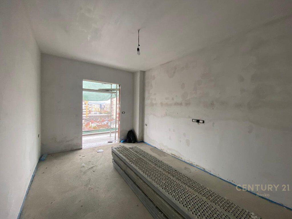 Apartment 3+1+2+Veranda for sale near the Land Registry
