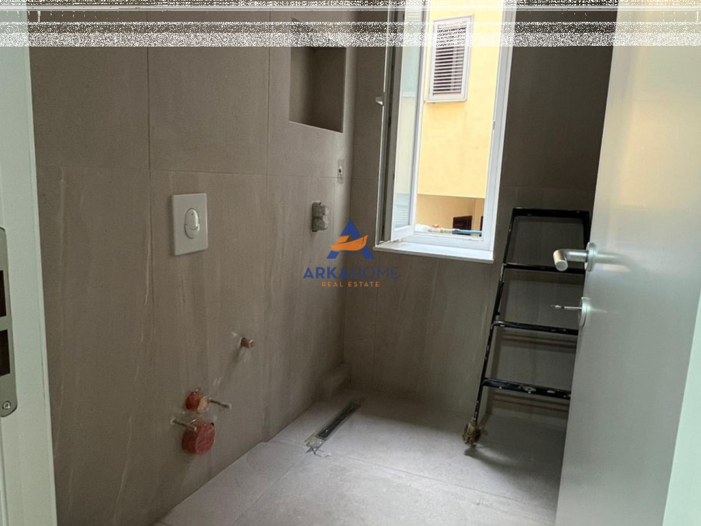 LOCALE IN AFFITTO 75 M2 "VIA MYSLYMSHYRI" 120.000 LEKE