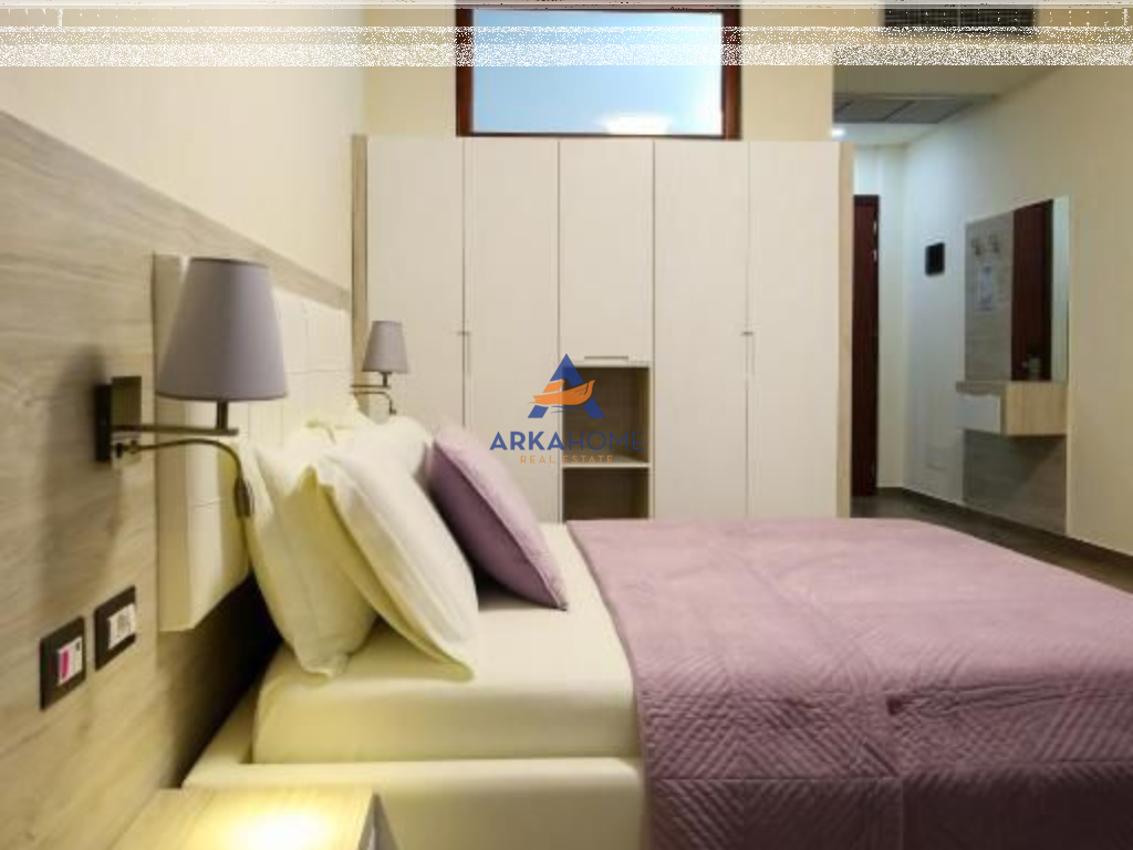 AFFITTASI HOTEL 2400M2 "VLORE VICINO AL CENTRO LUNGO MARE" 60000 EURO/ANNO