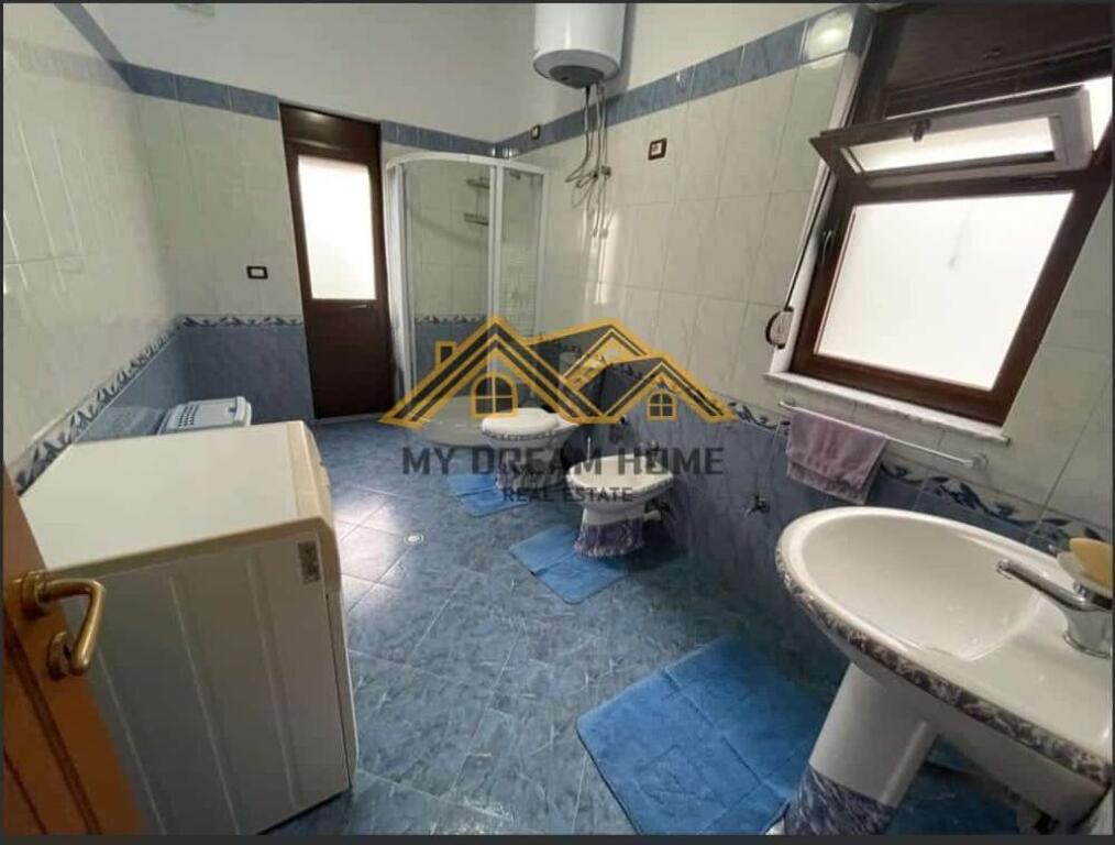 VILLA SU TRE PIANI IN VENDITA NEL BLOCCO VILLE QUARTIERE 18!