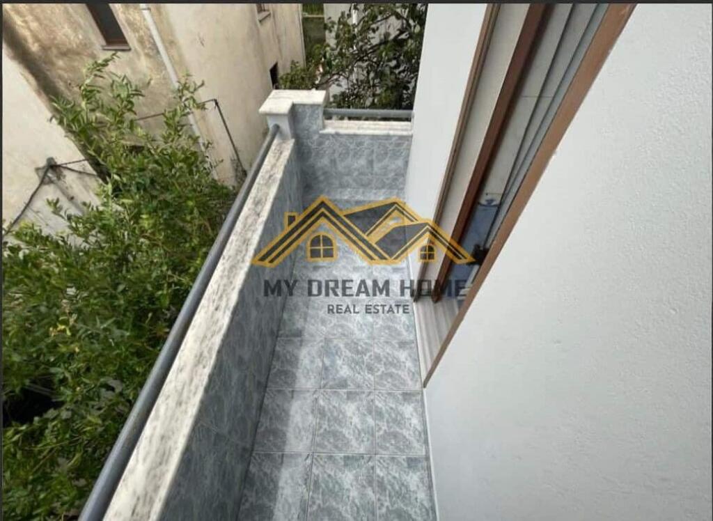 VILLA SU TRE PIANI IN VENDITA NEL BLOCCO VILLE QUARTIERE 18!