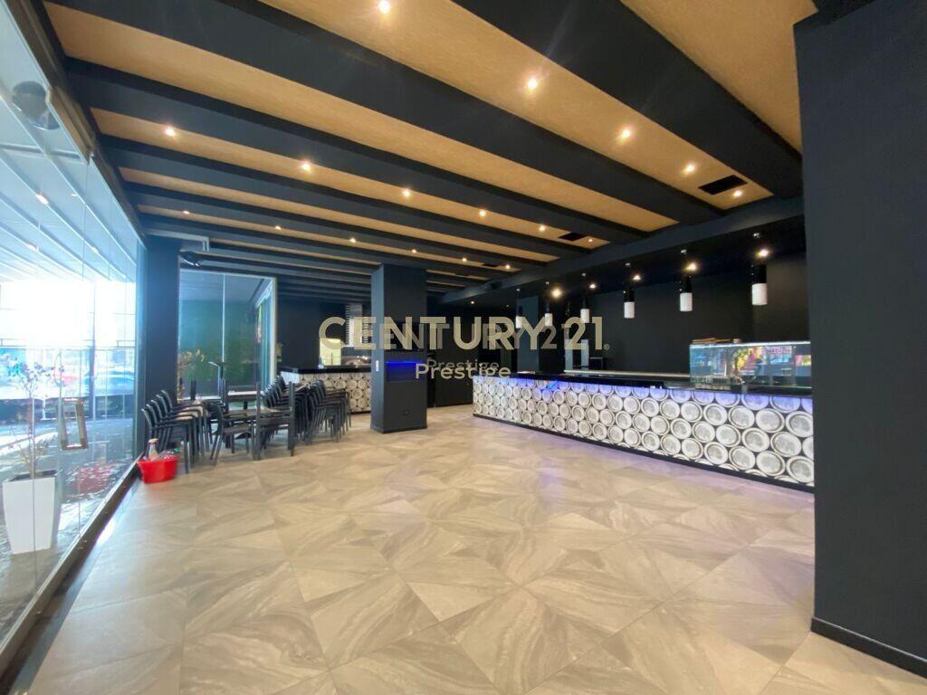 AMBIENT BAR-RESTORANT ME QIRA, I VENDOSUR NE ASTIR, TIRANE!