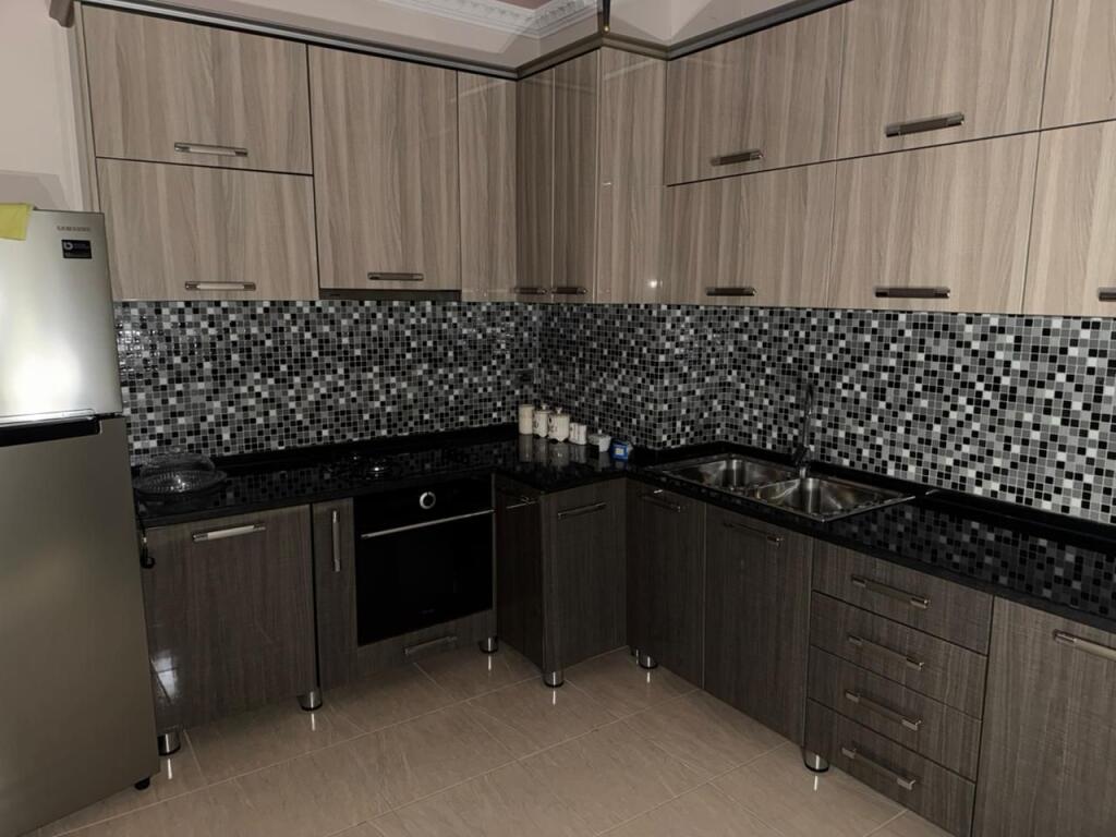 JEPET ME QERA APARTAMENT 2+1+2 ME 2 BALLKONE TEK OSLO NE ASTIR