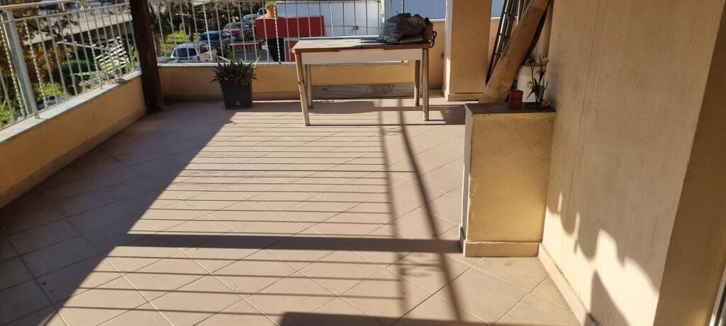 We rent a 2 +1 apartment WITH VERANDA in Kombinat near the urban station  