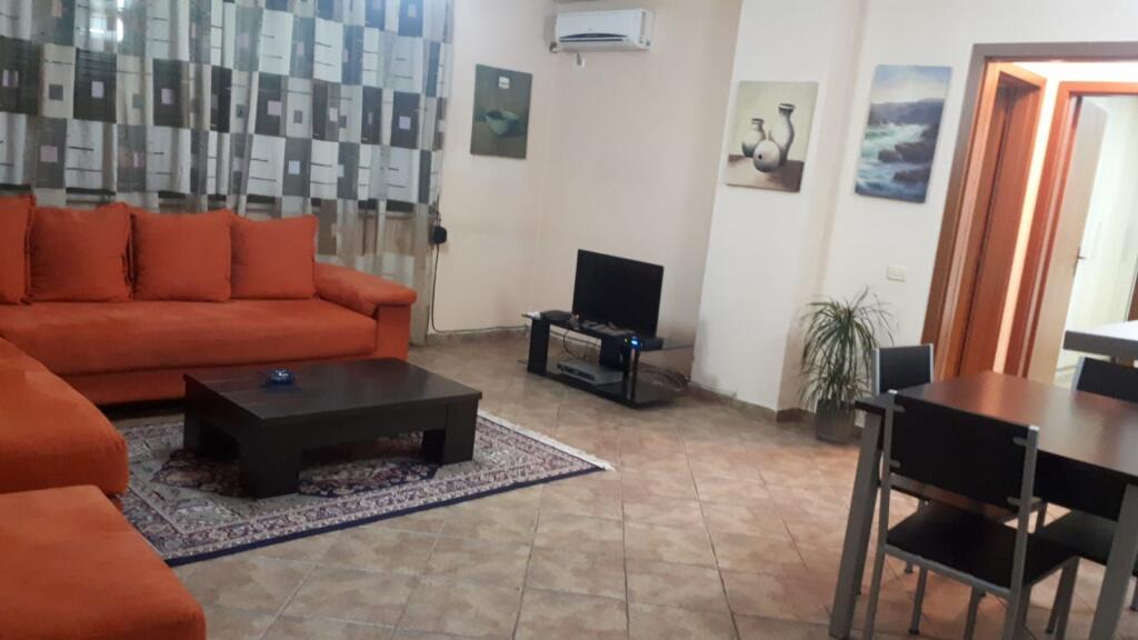 🏡 Appartamento 1+1 in Affitto   📍 Posizione: Piazza “Willson”, Tirana💶 Prezzo: 60.000 lek / mese