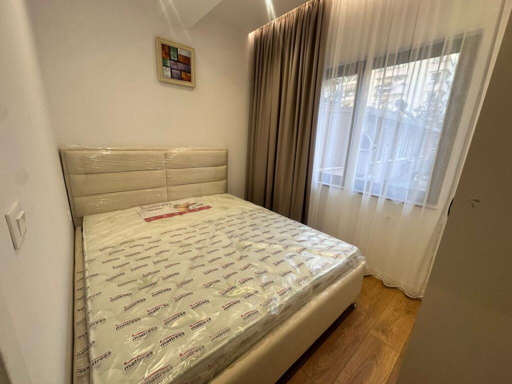 Apartment 1+1 for sale at Komuna e Parisit