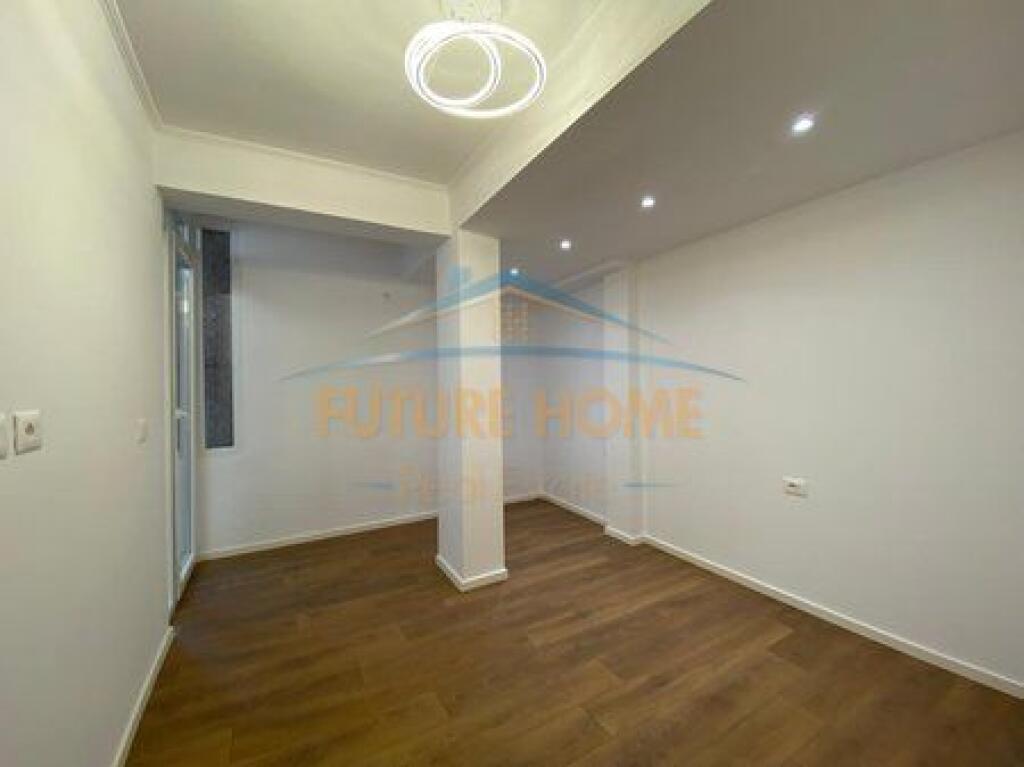 Shitet, Apartament 2+1, Porcelan