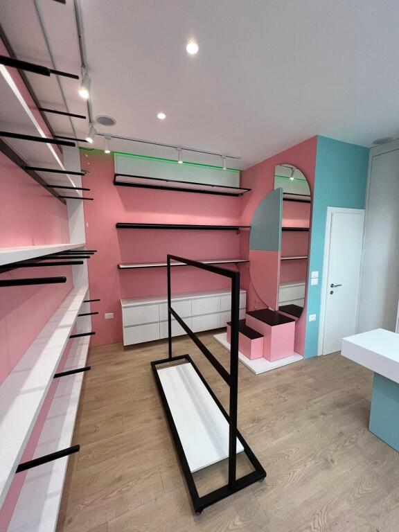 Shop for sale in Fresk!