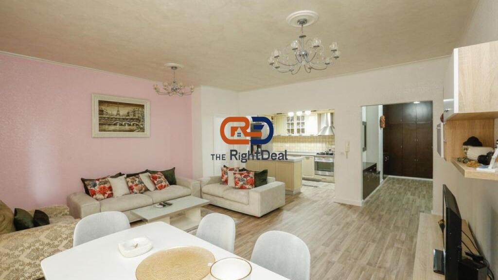 In Centro, Super Appartamento 3+1+2 in Affitto, Con Vista su Piazza Skenderbej !!