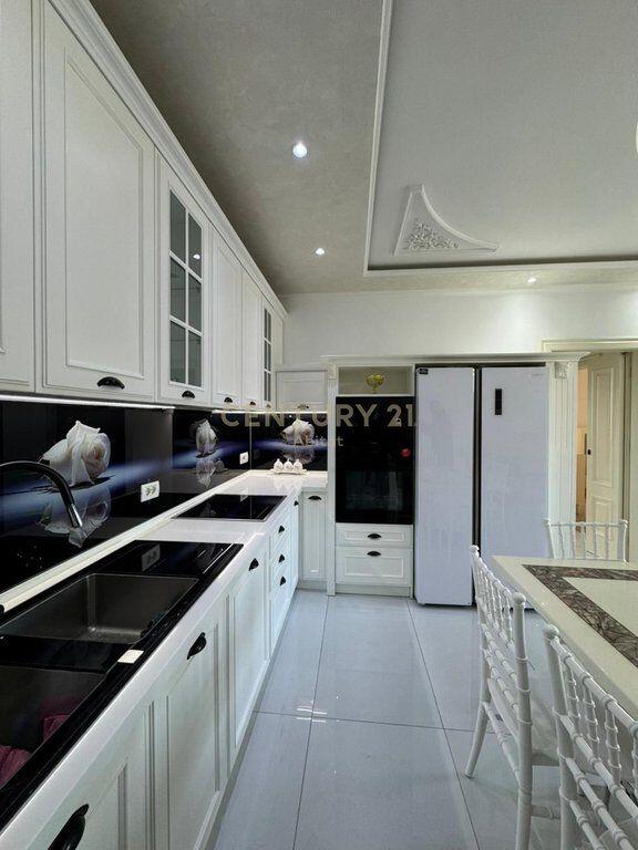 Apartament 2+1+2+2 Poste Parkimi per shitje ne zonen e Oxhakut