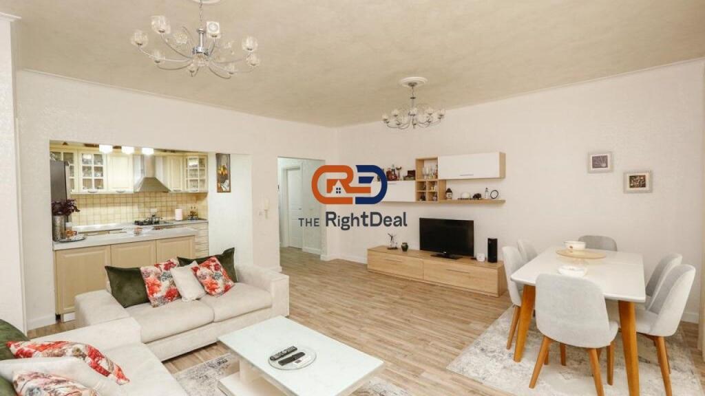 In Centro, Super Appartamento 3+1+2 in Affitto, Con Vista su Piazza Skenderbej !!