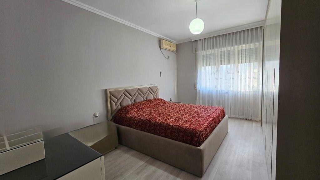 AFFITTIAMO APPARTAMENTO 2+1 NEL MUNICIPIO DI PARIGI! 800 € /Mese