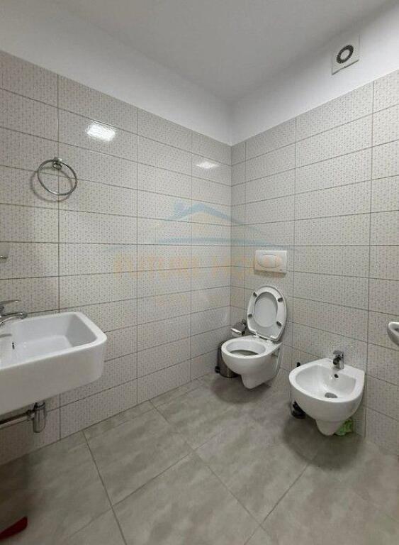 Affitto, Appartamento 2+1+2, Stazione Ferroviaria, Tirana.
