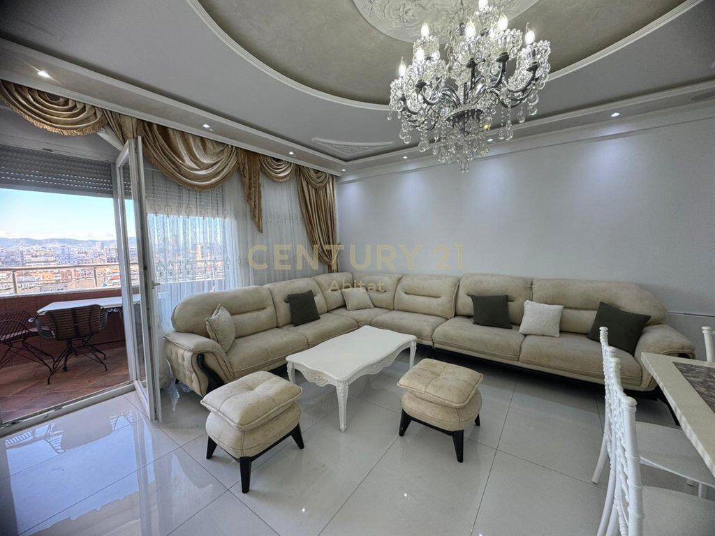 Apartament 2+1+2+2 Poste Parkimi per shitje ne zonen e Oxhakut