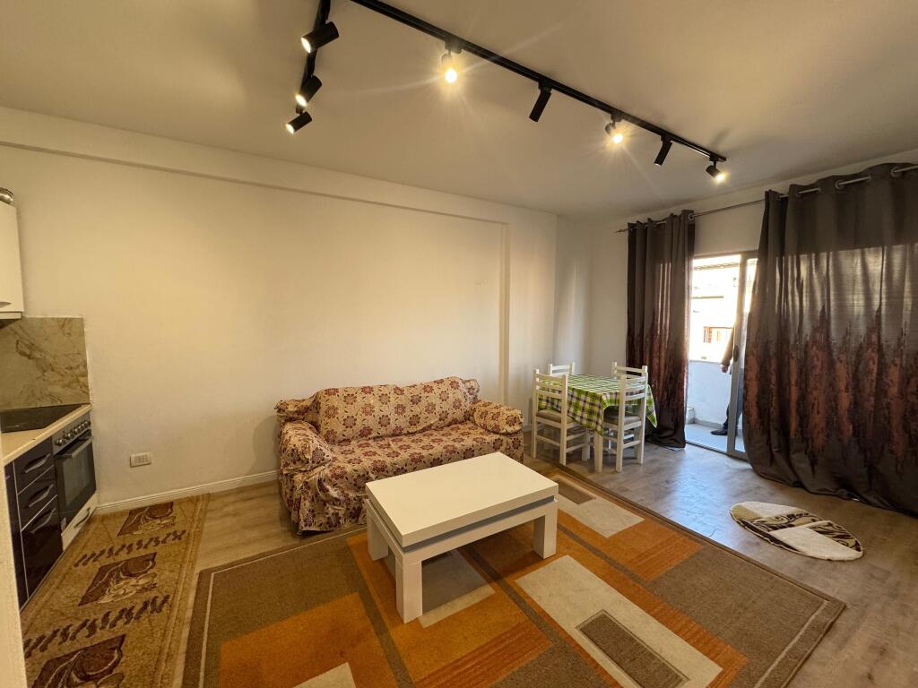 Apartment me qera 1+1 Astir Nela 5