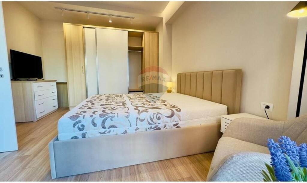 Shitet apartament 2+1+2+P te Bulevardi Ri