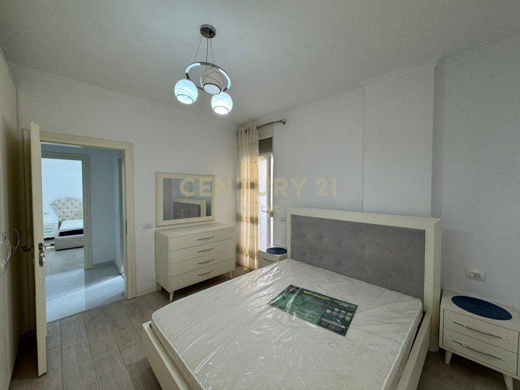 Apartament 2+1+2+2 Poste Parkimi per shitje ne zonen e Oxhakut