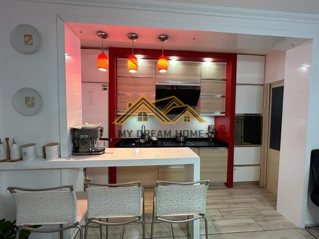 VENDESI SUPER APPARTAMENTO 3+1+2 PRESSO ZJARREFIKSES, DURRES!