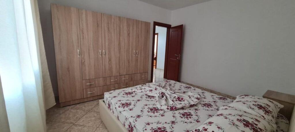 Jepet me qera apartament 1+1, 📍 Rruga Kosovareve