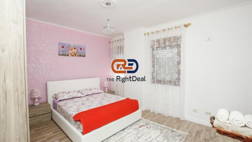 In Centro, Super Appartamento 3+1+2 in Affitto, Con Vista su Piazza Skenderbej !!