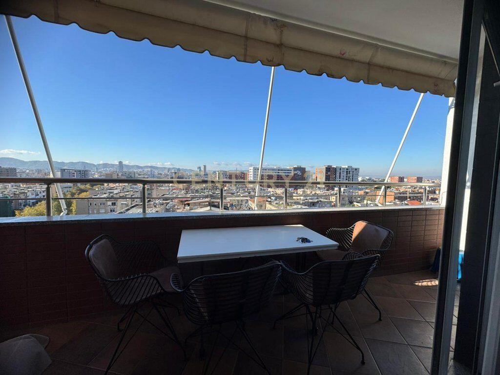 Apartament 2+1+2+2 Poste Parkimi per shitje ne zonen e Oxhakut