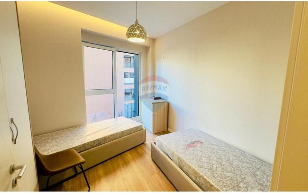 Shitet apartament 2+1+2+P te Bulevardi Ri