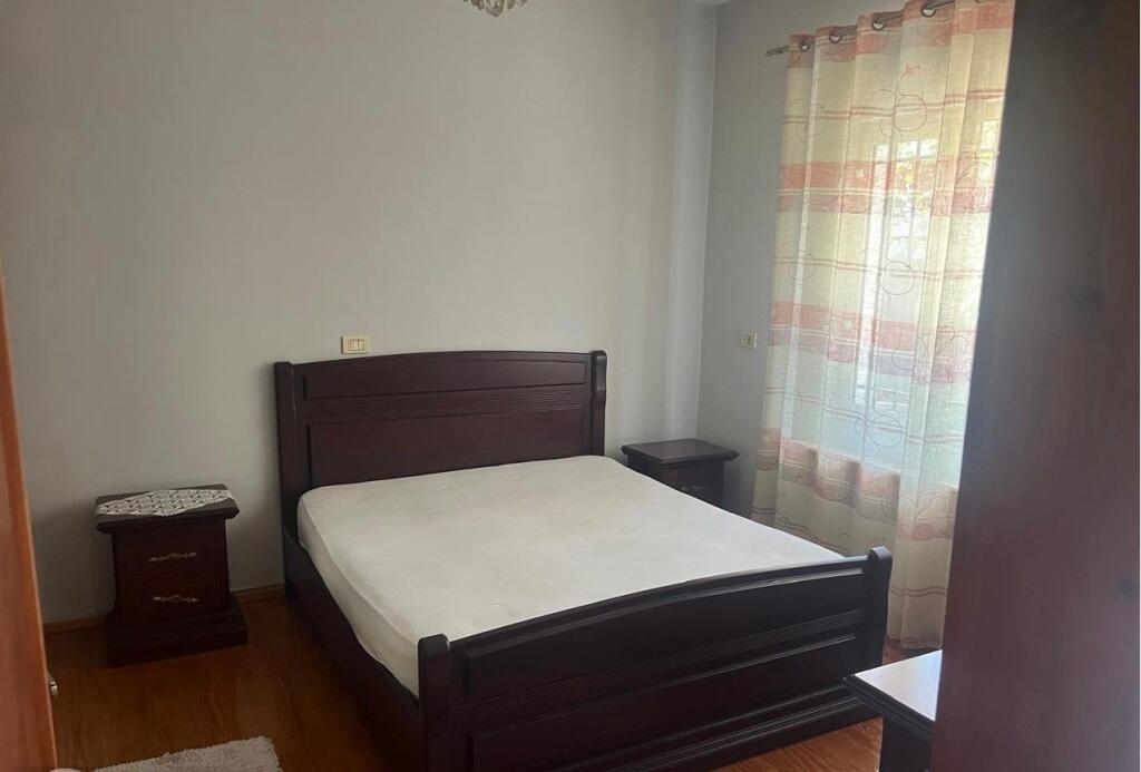 Jepet Shtepi  me qera,    ne Vile 2+1     ID   13930