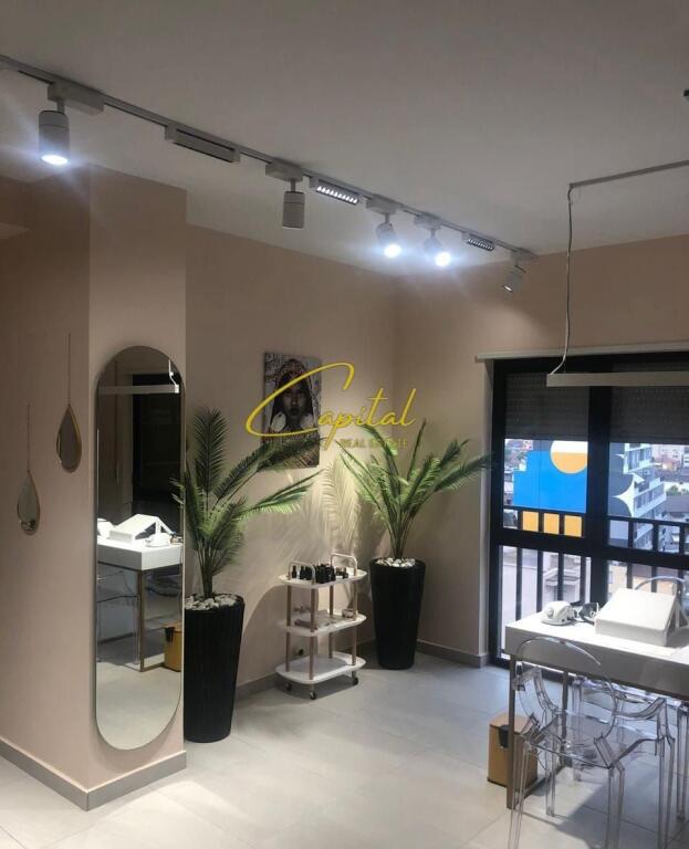 OFFICE FOR RENT 120 M2 DIBRES STREET 750 EURO