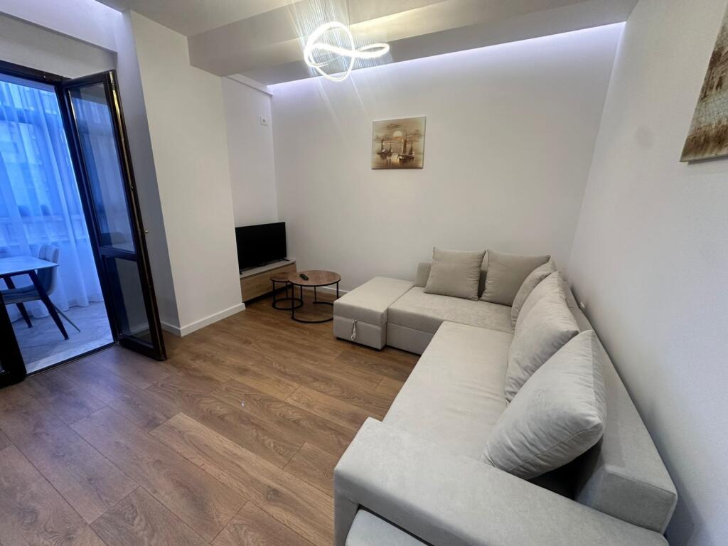 Apartment 1+1 for sale at Komuna e Parisit