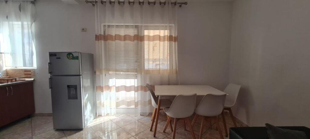 Jepet me qera apartament 1+1, 📍 Rruga Kosovareve