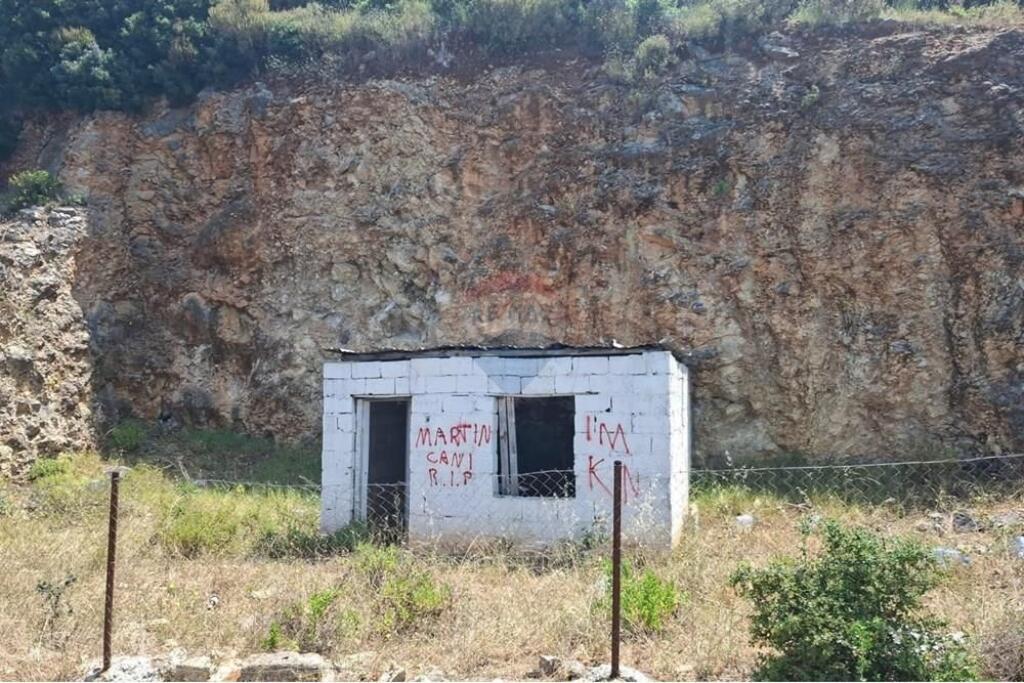 Edificio & Terreno in Vendita, Uji i Ftohtë, Vlorë